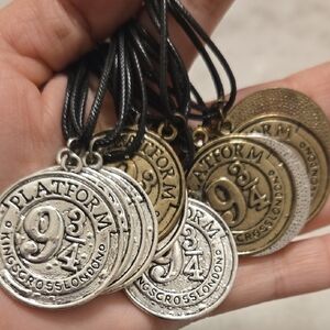 Platform 9 3/4 Keychains (Lot Of 15 Pieces)